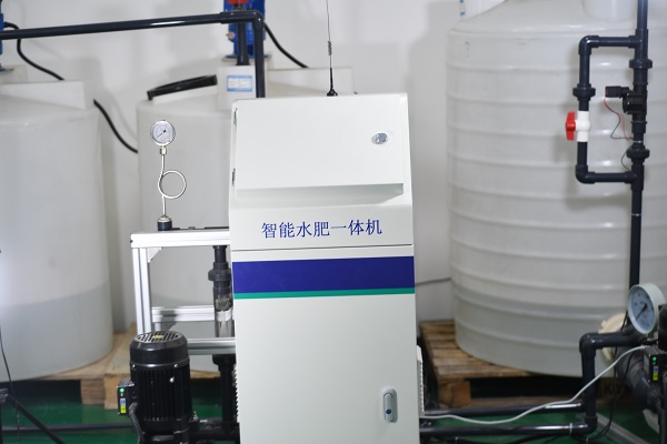 果園水肥一體化滴灌設(shè)備圖片2 果園水肥一體化滴灌設(shè)備圖片2