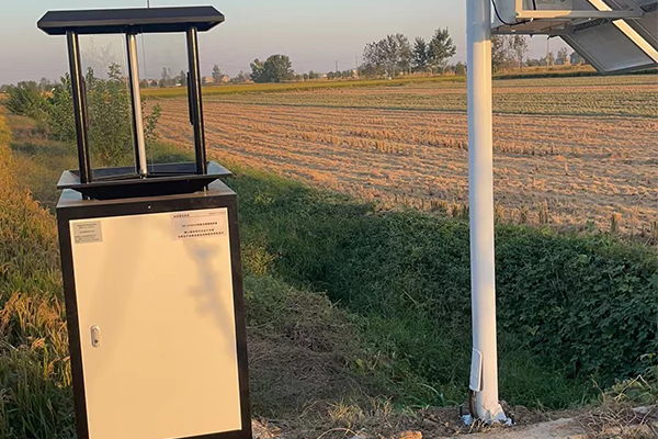 蟲情測(cè)報(bào)燈圖片1 蟲情測(cè)報(bào)燈圖片1