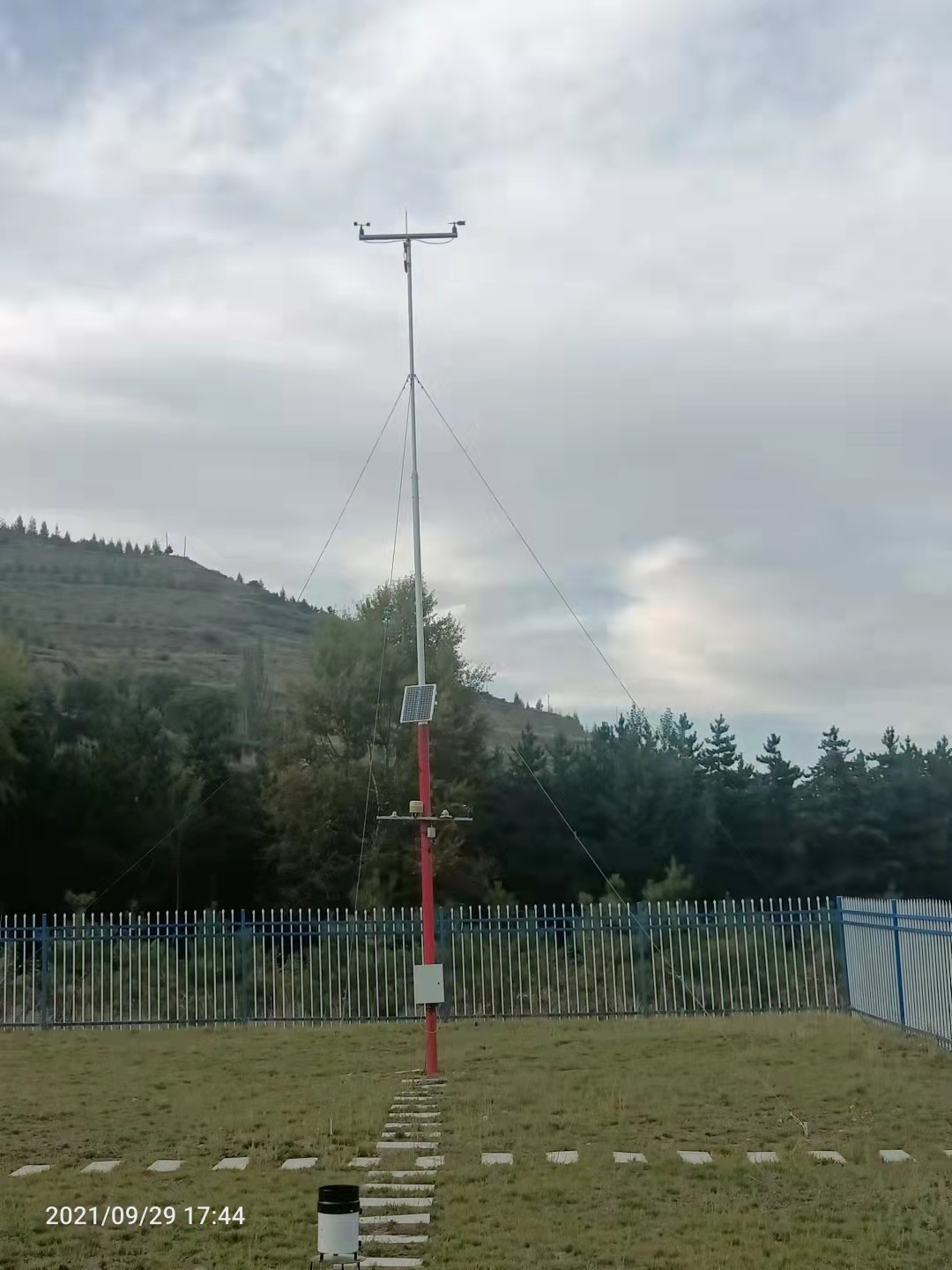 物聯(lián)網(wǎng)自動(dòng)氣象墑情（環(huán)境）監(jiān)測站